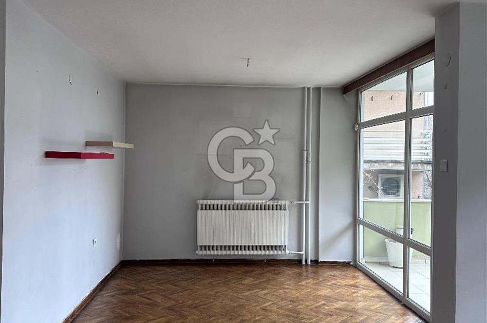 Çankaya Katip Çelebi Sokak'da Otoparklı 3+1 Kiralık Daire