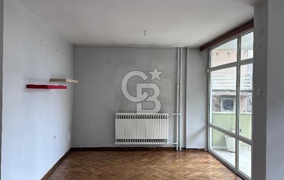 Çankaya Katip Çelebi Sokak'da Otoparklı 3+1 Kiralık Daire