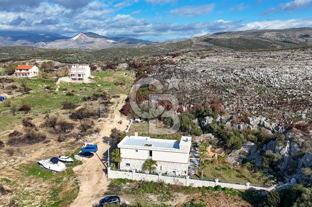 İzmir Çeşme Ildır Satılık 4+1 Müstakil Havuzlu Köşk