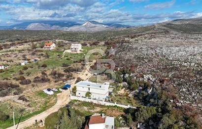 İzmir Çeşme Ildır Satılık 4+1 Müstakil Havuzlu Köşk