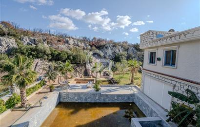 İzmir Çeşme Ildır Satılık 4+1 Müstakil Havuzlu Köşk