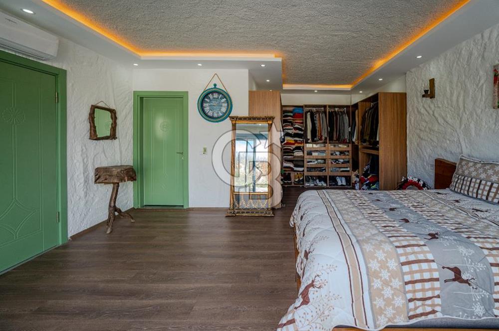 İzmir Çeşme Ildır Satılık 4+1 Müstakil Havuzlu Köşk