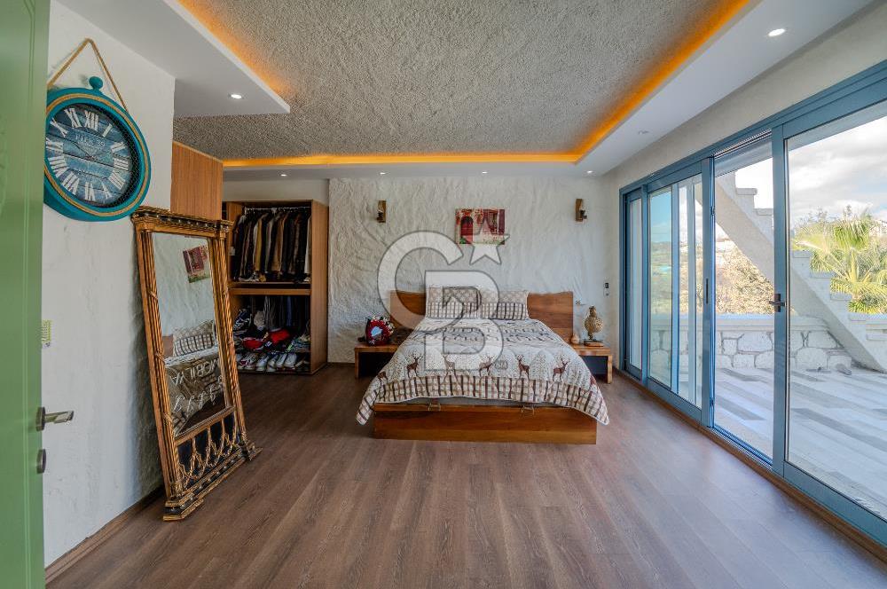 İzmir Çeşme Ildır Satılık 4+1 Müstakil Havuzlu Köşk