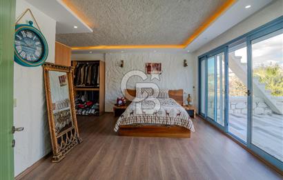 İzmir Çeşme Ildır Satılık 4+1 Müstakil Havuzlu Köşk