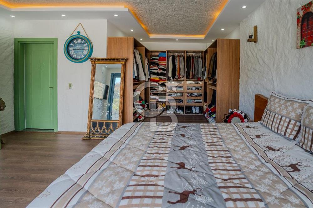 İzmir Çeşme Ildır Satılık 4+1 Müstakil Havuzlu Köşk