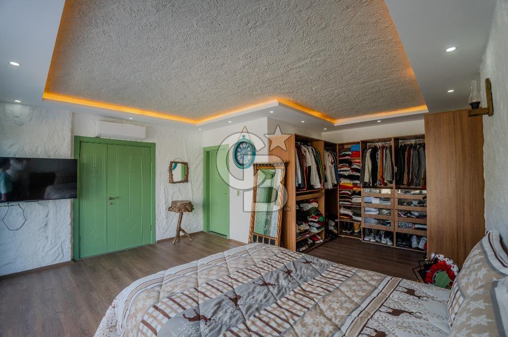 İzmir Çeşme Ildır Satılık 4+1 Müstakil Havuzlu Köşk