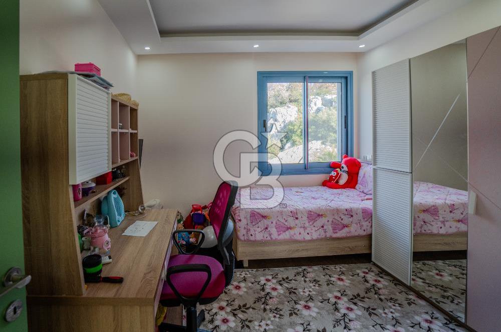 İzmir Çeşme Ildır Satılık 4+1 Müstakil Havuzlu Köşk