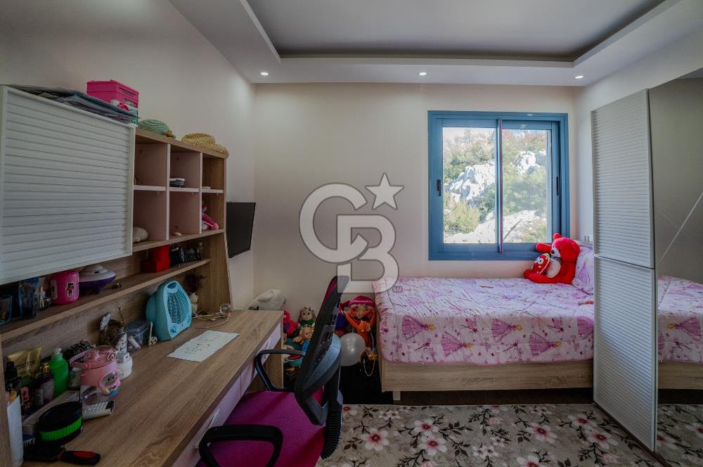 İzmir Çeşme Ildır Satılık 4+1 Müstakil Havuzlu Köşk