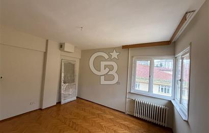 BEŞİKTAŞ,GAYRETTEPE, ŞENOL SOKAK'TA 3+1 120 M2 BALKONLU DAİRE