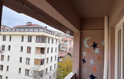 BEŞİKTAŞ,GAYRETTEPE, ŞENOL SOKAK'TA 3+1 120 M2 BALKONLU DAİRE