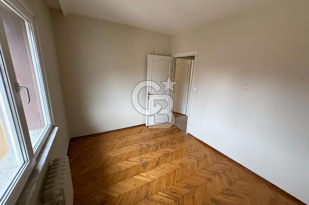 BEŞİKTAŞ,GAYRETTEPE, ŞENOL SOKAK'TA 3+1 120 M2 BALKONLU DAİRE