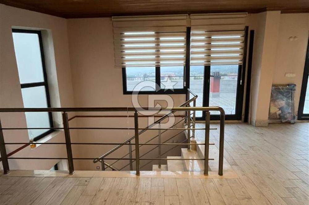 İzmir Foça Gerenköy'de Satılık 5+1 Müstakil Tribleks Villa