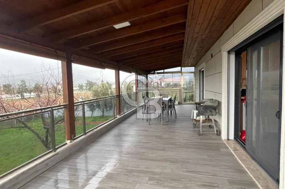 İzmir Foça Gerenköy'de Satılık 5+1 Müstakil Tribleks Villa