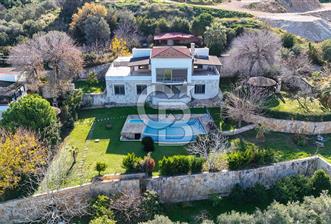 Urla Kekliktepe'de Satılık Panoramik Deniz Manzaralı 5+2 Villa - 4 - 325688