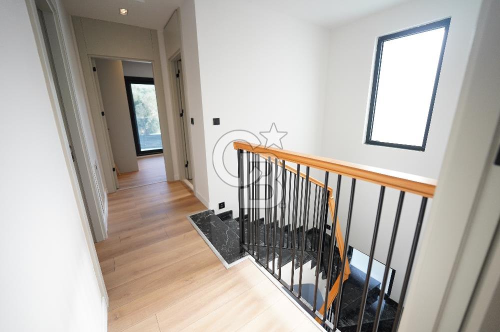 Çeşme Reisdere'de Satılık Sıfır Müstakil Havuzlu 5+1 Villa