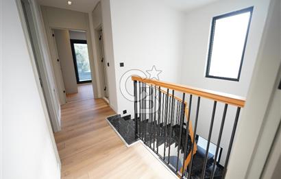 Çeşme Reisdere'de Satılık Sıfır Müstakil Havuzlu 5+1 Villa