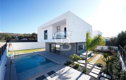 Çeşme Reisdere'de Satılık Sıfır Müstakil Havuzlu 5+1 Villa