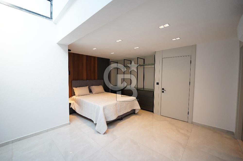 Çeşme Reisdere'de Satılık Sıfır Müstakil Havuzlu 5+1 Villa