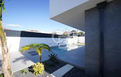 Çeşme Reisdere'de Satılık Sıfır Müstakil Havuzlu 5+1 Villa