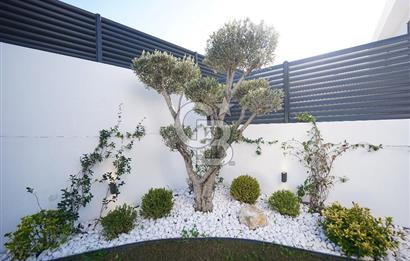 Çeşme Reisdere'de Satılık Sıfır Müstakil Havuzlu 5+1 Villa