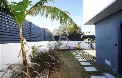 Çeşme Reisdere'de Satılık Sıfır Müstakil Havuzlu 5+1 Villa