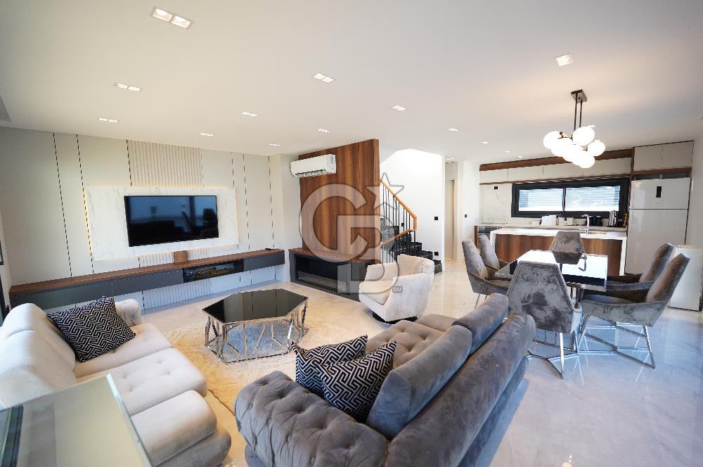 Çeşme Reisdere'de Satılık Sıfır Müstakil Havuzlu 5+1 Villa