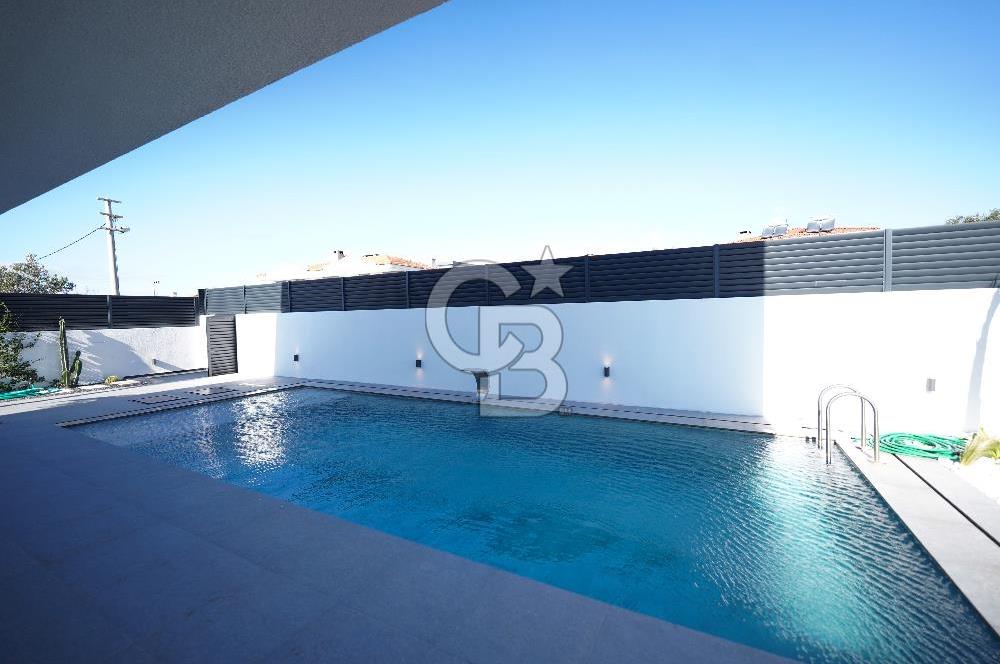 Çeşme Reisdere'de Satılık Sıfır Müstakil Havuzlu 5+1 Villa