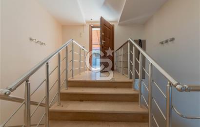 Urla Kekliktepe'de Satılık Panoramik Deniz Manzaralı 5+2 Villa