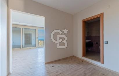 Urla Kekliktepe'de Satılık Panoramik Deniz Manzaralı 5+2 Villa