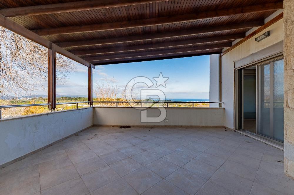 Urla Kekliktepe'de Satılık Panoramik Deniz Manzaralı 5+2 Villa