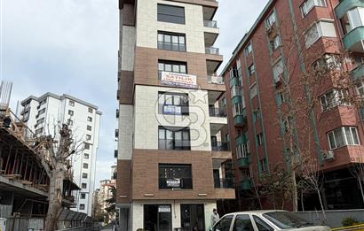 KADIKÖY/ MERDİVENKÖY'DE CADDE ÜZERİ, SATILIK SIFIR 3+1 DAİRE