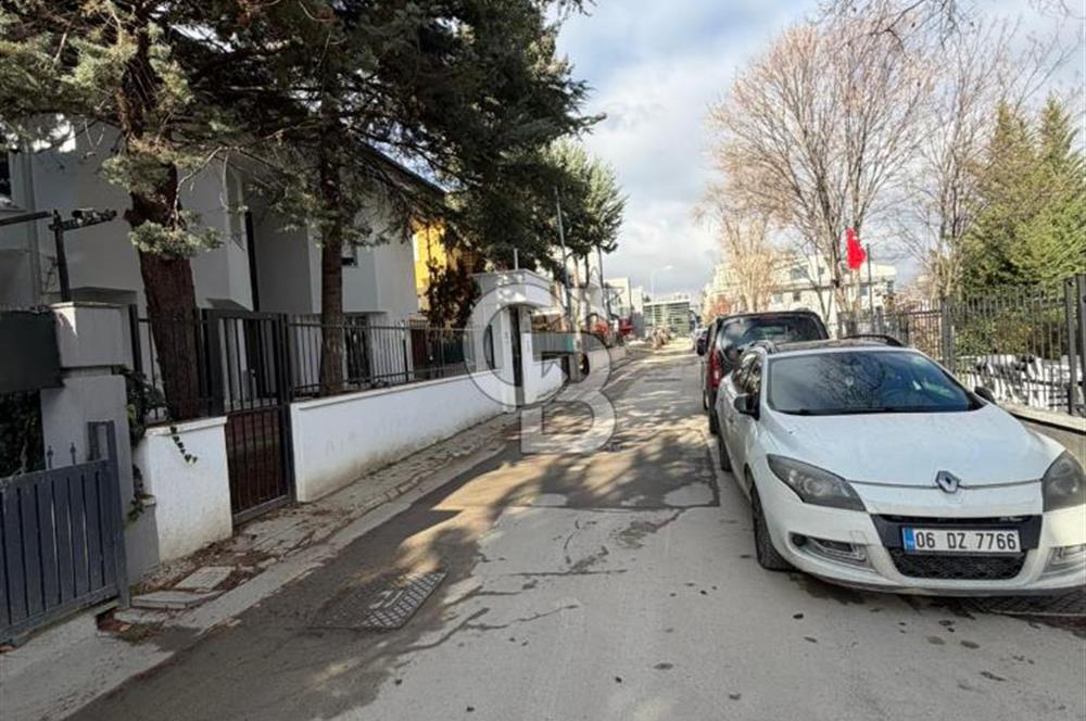 Çankaya İlkbahar Mahallesinde Prestijli Konumda Müstakil Bina