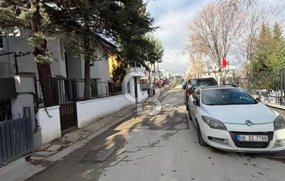 Çankaya İlkbahar Mahallesinde Prestijli Konumda Müstakil Bina