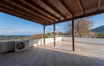 Urla Kekliktepe'de Satılık Panoramik Deniz Manzaralı 5+2 Villa