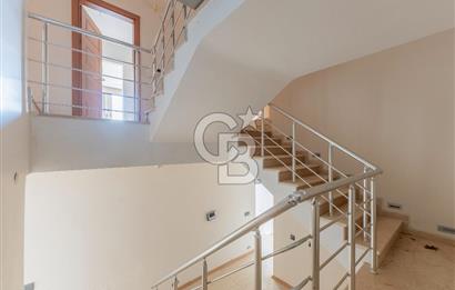 Urla Kekliktepe'de Satılık Panoramik Deniz Manzaralı 5+2 Villa