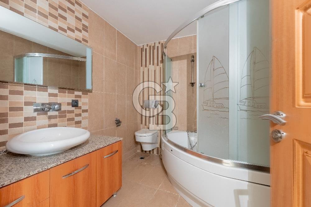 Urla Kekliktepe'de Satılık Panoramik Deniz Manzaralı 5+2 Villa