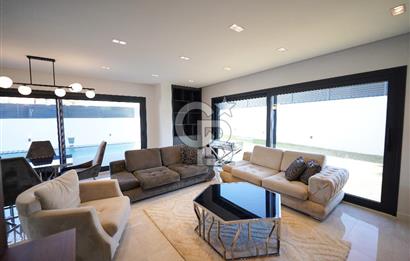 Çeşme Reisdere'de Satılık Sıfır Müstakil Havuzlu 5+1 Villa