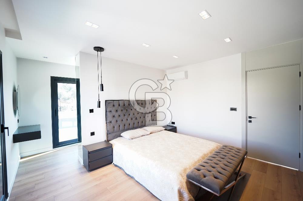 Çeşme Reisdere'de Satılık Sıfır Müstakil Havuzlu 5+1 Villa