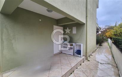 ÇEŞME'DE 500 M2 ALANDA MÜSTAKİL SATILIK TRİPLEKS BAHÇELİ VİLLA