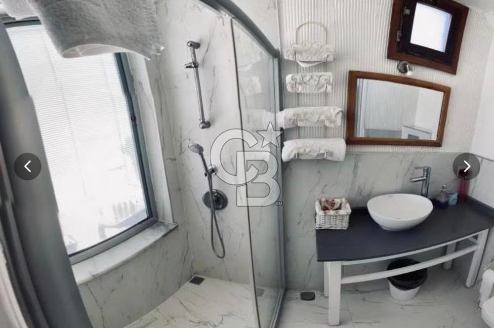 Cunda Adasında Denize Sıfır Butik Otel Özel Plaj, Havuz & Ege