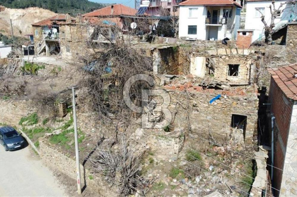İzmir Bayındır Söğütören Satılık Taş Ev Ve Arsası