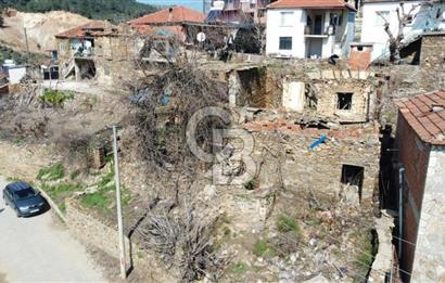 İzmir Bayındır Söğütören Satılık Taş Ev Ve Arsası