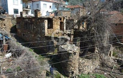 İzmir Bayındır Söğütören Satılık Taş Ev Ve Arsası