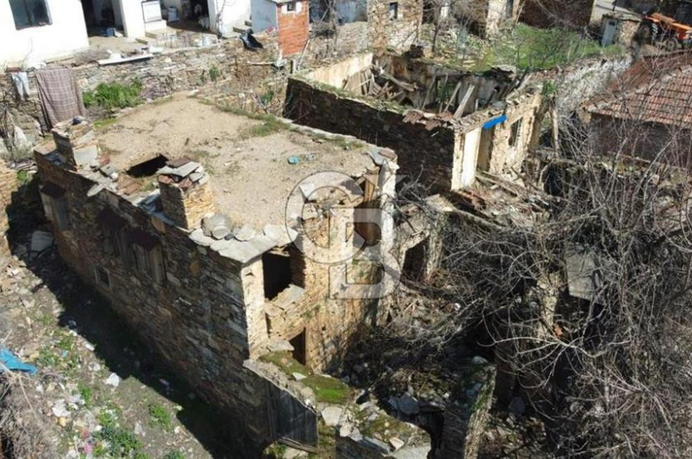 İzmir Bayındır Söğütören Satılık Taş Ev Ve Arsası