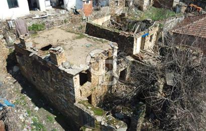 İzmir Bayındır Söğütören Satılık Taş Ev Ve Arsası