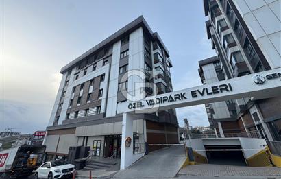 SATILIK 2+1 DAİRE EBEVEYN BANYOLU HUZURLU YAŞAM SUNAN SİTEDE