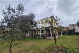 ÇEŞME'DE 500 M2 ALANDA MÜSTAKİL SATILIK TRİPLEKS BAHÇELİ VİLLA - 3 - 325679