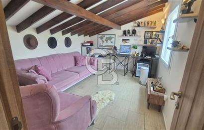 ÇEŞME'DE 500 M2 ALANDA MÜSTAKİL SATILIK TRİPLEKS BAHÇELİ VİLLA