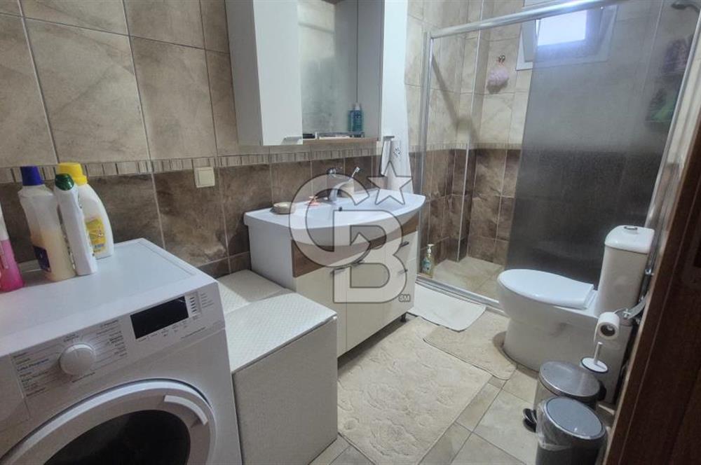 ÇEŞME'DE 500 M2 ALANDA MÜSTAKİL SATILIK TRİPLEKS BAHÇELİ VİLLA