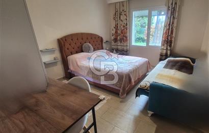 ÇEŞME'DE 500 M2 ALANDA MÜSTAKİL SATILIK TRİPLEKS BAHÇELİ VİLLA